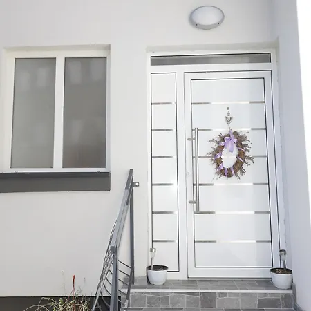 Kuca Jeka בית הארחה